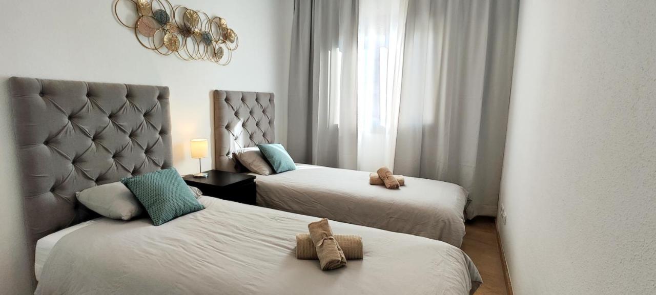 Puerto De La Duquesa Sea View Apartman Manilva Kültér fotó