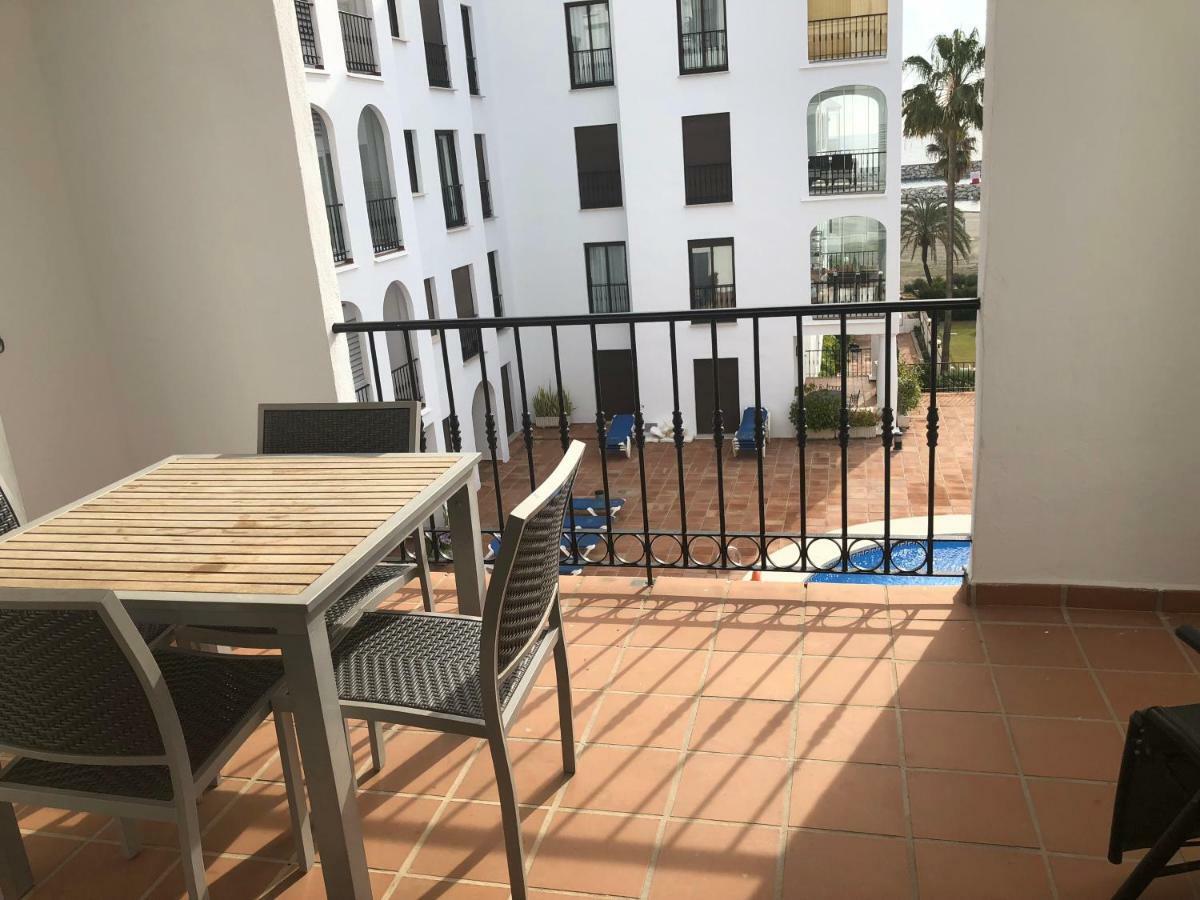 Puerto De La Duquesa Sea View Apartman Manilva Kültér fotó