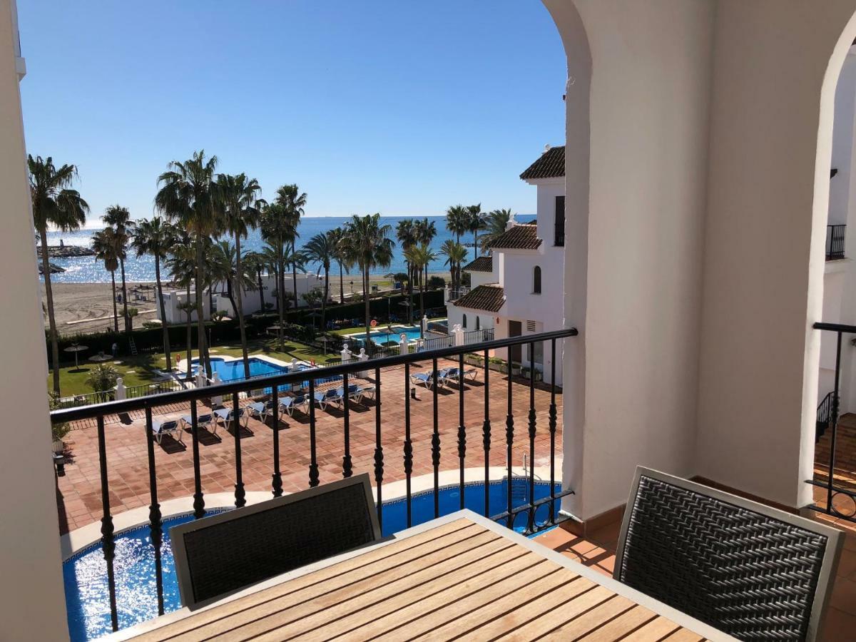 Puerto De La Duquesa Sea View Apartman Manilva Kültér fotó