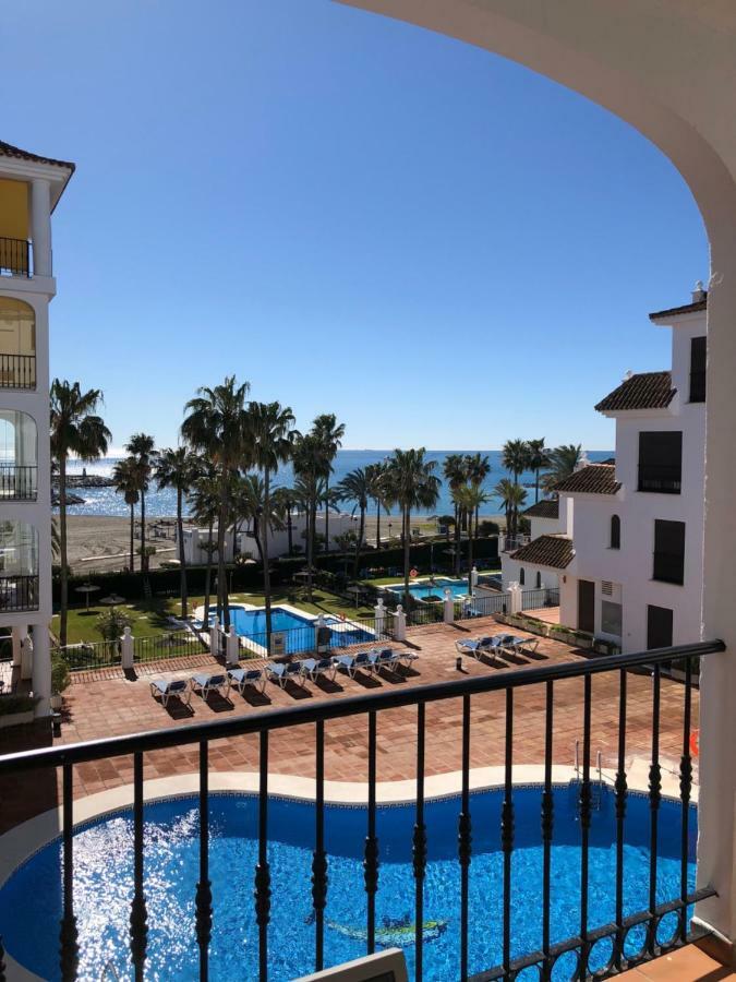 Puerto De La Duquesa Sea View Apartman Manilva Kültér fotó