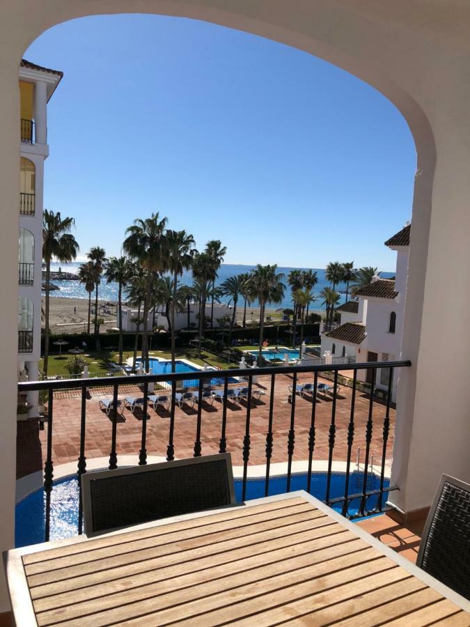Puerto De La Duquesa Sea View Apartman Manilva Kültér fotó